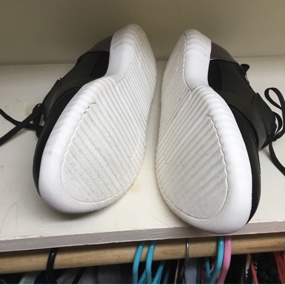 Torrid Black & Pink Metallic Sneakers 7.5 Wide - Picture 4 of 8